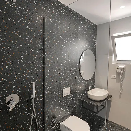 Fabeno בית הארחה סרנדה