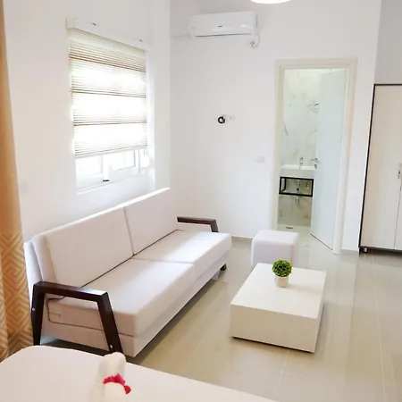 Fabeno Guest house *